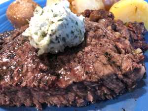 Garlic Butter Sauce for Steaks